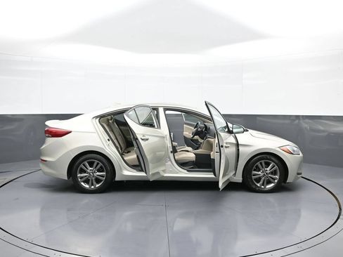 Used 2017 Hyundai Elantra Value Edition w/ Cargo Package FWD image 41