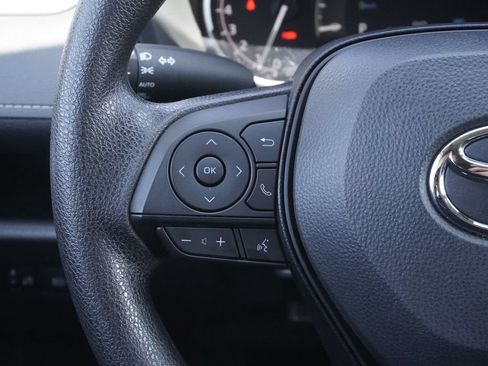 Used 2025 Toyota RAV4 XLE AWD/4WD image 12