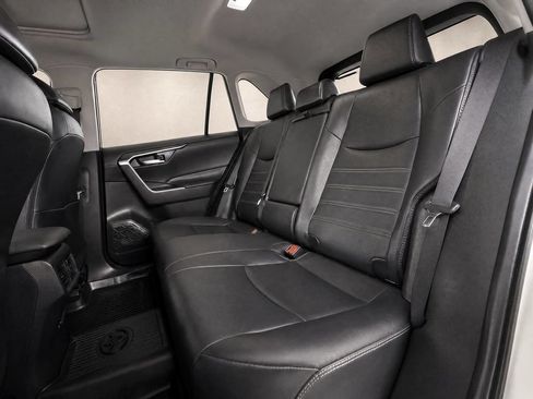 Used 2025 Toyota RAV4 XLE Premium FWD image 10