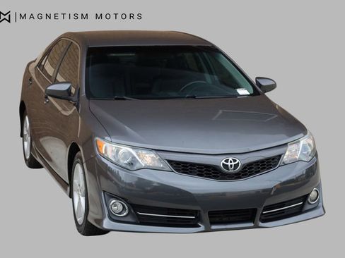 Used 2012 Toyota Camry SE image 6