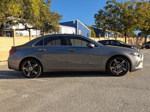 Used 2021 Mercedes-Benz A 220 image 3