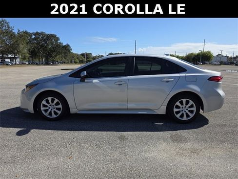 Used 2021 Toyota Corolla LE image 6