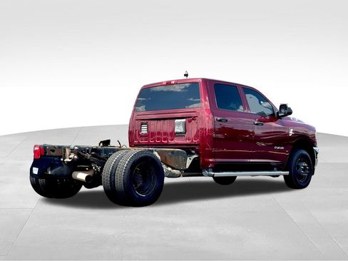 Used 2022 RAM 3500 Tradesman w/ Chrome Appearance Group AWD/4WD image 7