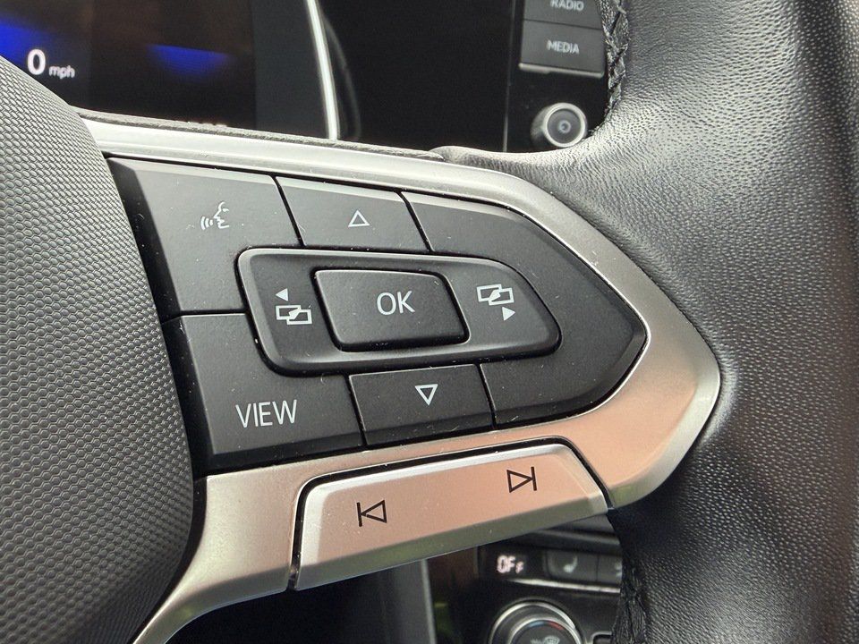 Used 2024 Volkswagen Jetta SE FWD image 15