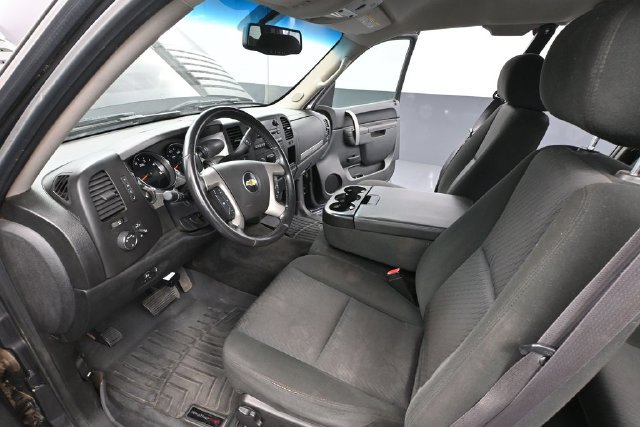 Used 2011 Chevrolet Silverado 2500 LT w/ Interior Plus Package AWD/4WD image 16