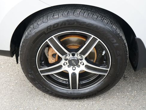 Used 2011 Hyundai Tucson GLS image 6