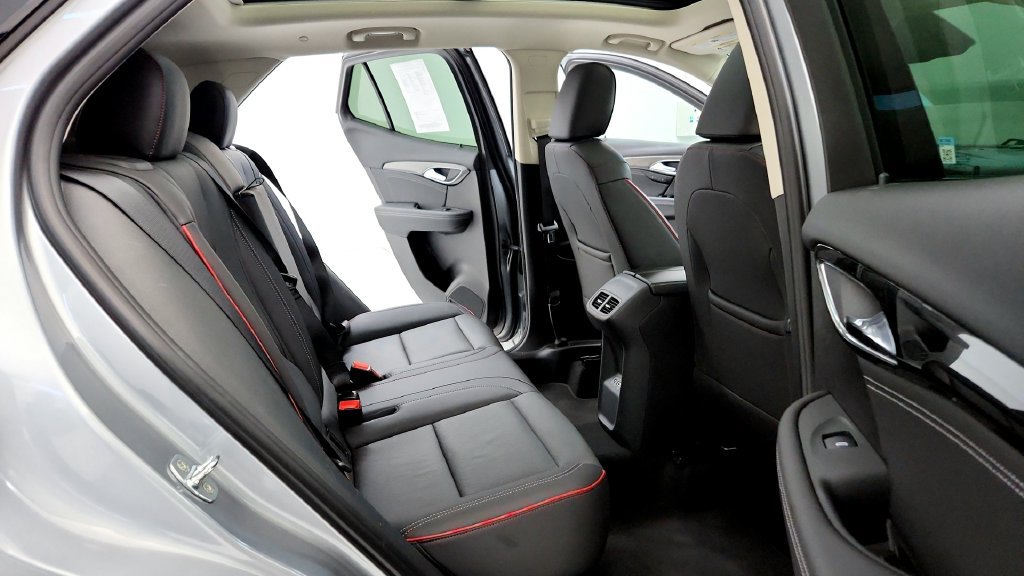 Used 2023 Buick Envision Essence w/ Sport Touring Package AWD/4WD image 18