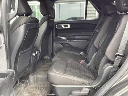 Used 2020 Ford Explorer XLT w/ Comfort Package image 6
