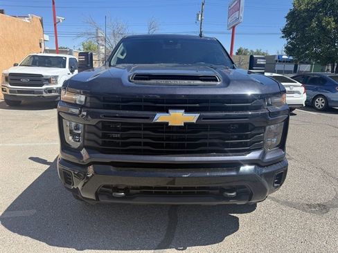 Used 2024 Chevrolet Silverado 2500 Custom w/ Custom Value Package AWD/4WD image 4