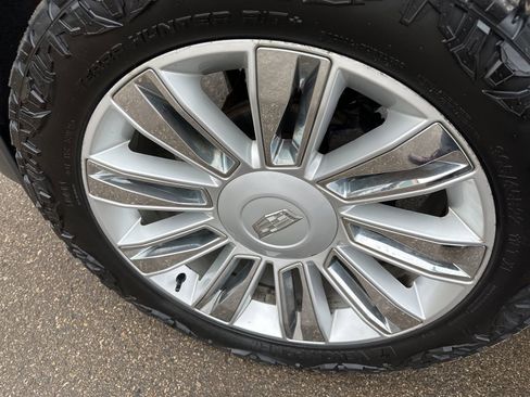 Used 2020 Cadillac Escalade ESV Platinum image 9