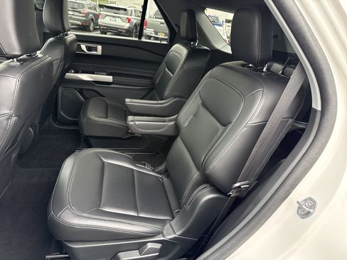 Certified 2024 Ford Explorer XLT w/ Equipment Group 202A AWD/4WD image 14