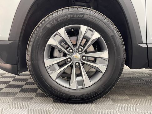 Used 2026 Chevrolet Equinox LT AWD/4WD image 13