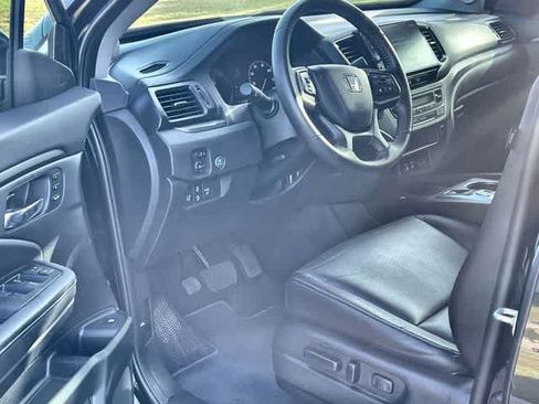 Certified 2024 Honda Ridgeline RTL image 3
