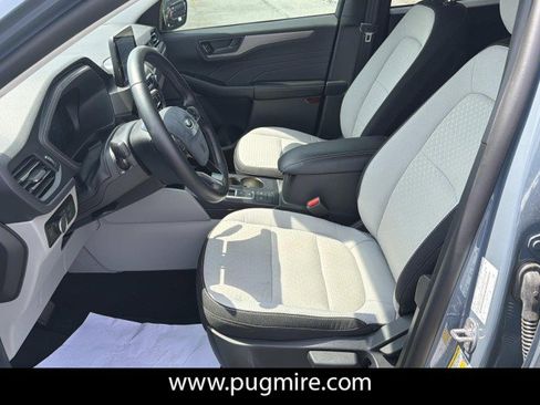 Used 2025 Ford Escape Active w/ Cold Weather Package FWD image 9