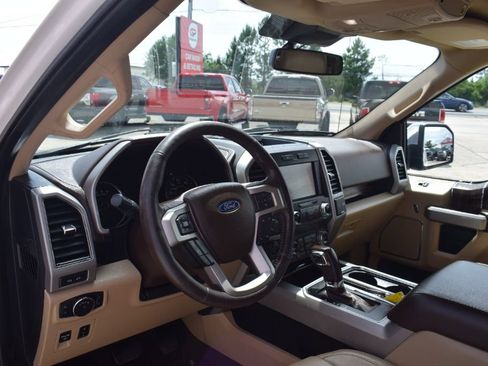Used 2019 Ford F150 Lariat w/ Equipment Group 502A Luxury AWD/4WD image 7