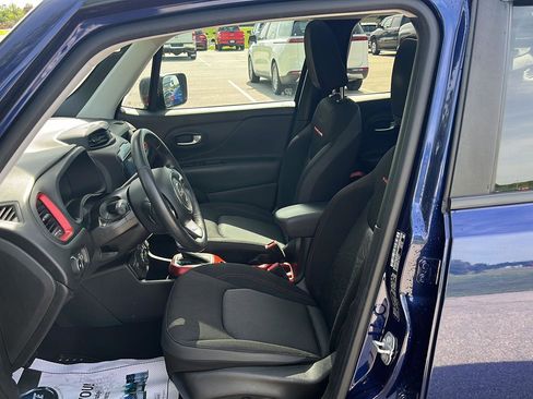 Used 2019 Jeep Renegade Trailhawk AWD/4WD image 24