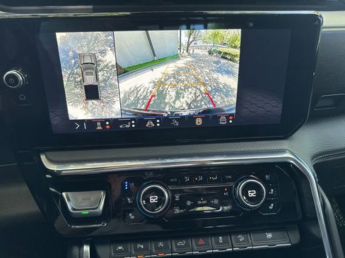 Used 2024 GMC Sierra 1500 Denali w/ Technology Package AWD/4WD image 21