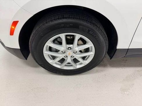 Certified 2024 Chevrolet Equinox LT w/ LPO, Floor Liner Package image 17