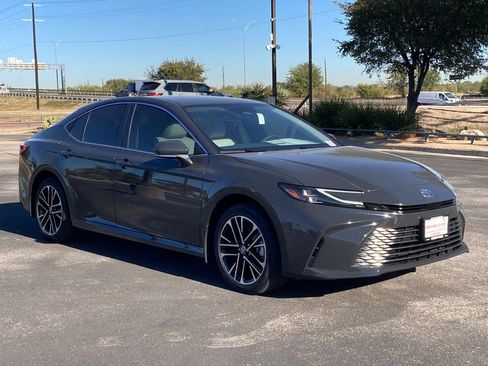 New 2026 Toyota Camry XLE AWD/4WD image 3