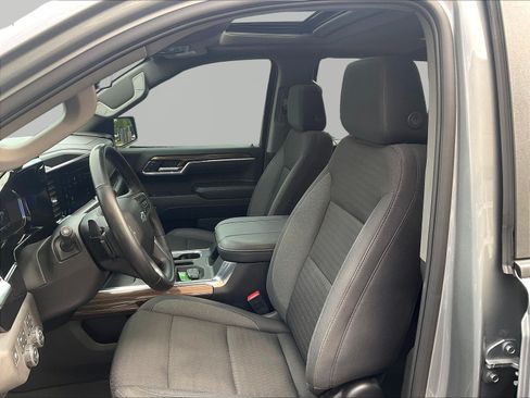 Used 2025 Chevrolet Silverado 1500 LT Trail Boss w/ Convenience Package II AWD/4WD image 22