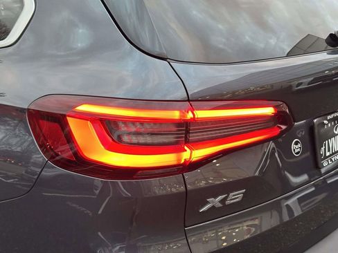 Used 2021 BMW X5 xDrive40i w/ Premium Package image 11