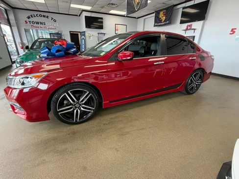 Used 2017 Honda Accord Sport image 6