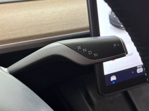 Used 2021 Tesla Model Y Long Range AWD/4WD image 16