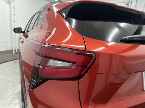 Used 2024 Chevrolet Trax RS w/ Sunroof Package image 29