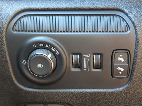 Used 2024 Jeep Wagoneer Series II w/ Flexible Seating Group image 31