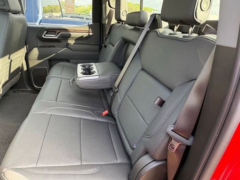 Used 2026 GMC Sierra 1500 Elevation w/ Elevation Premium Package AWD/4WD image 9