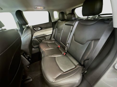 Used 2022 Jeep Compass Limited image 28