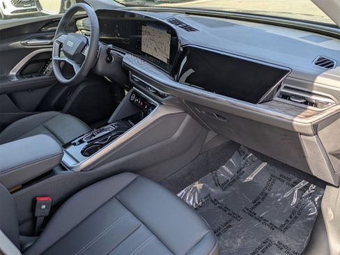 New 2025 Audi Q5 Premium Plus image 9