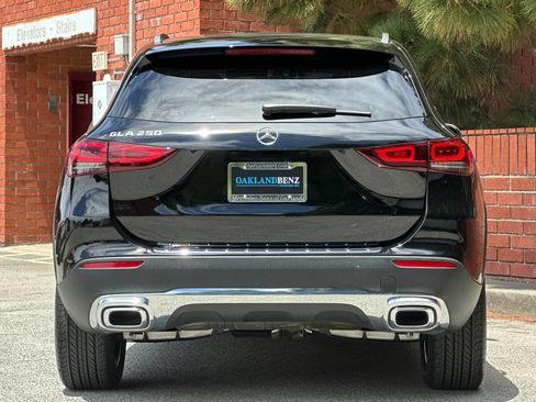 Certified 2023 Mercedes-Benz GLA 250 w/ Premium Package image 5