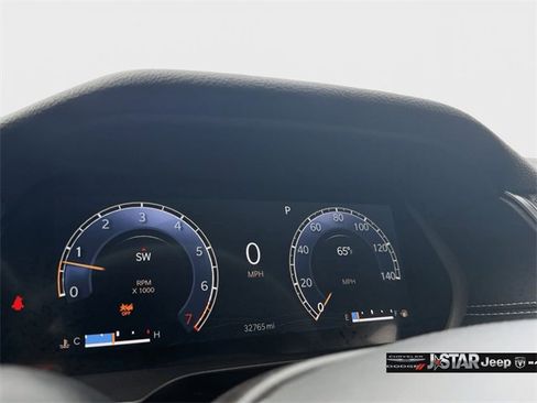 Used 2023 Jeep Grand Cherokee Altitude image 12