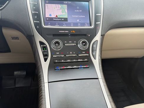 Certified 2020 Lincoln Nautilus Reserve AWD/4WD image 19