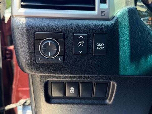 Used 2010 Lexus GX 460 AWD/4WD image 24