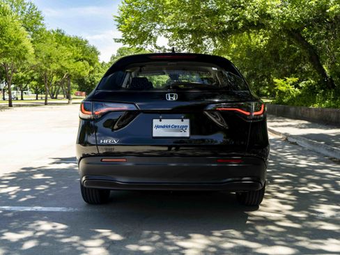 Certified 2025 Honda HR-V LX image 8