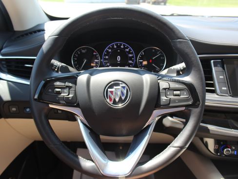 Used 2023 Buick Enclave Avenir w/ Avenir Technology Package AWD/4WD image 9