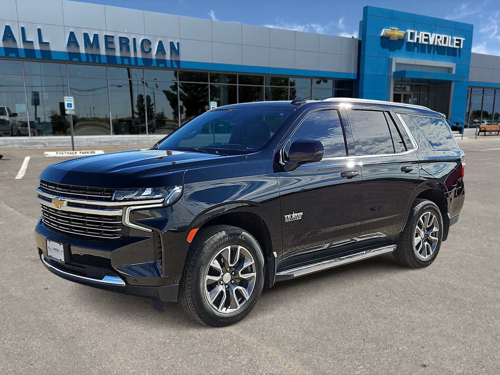 Used 2024 Chevrolet Tahoe LT w/ Luxury Package RWD image 1