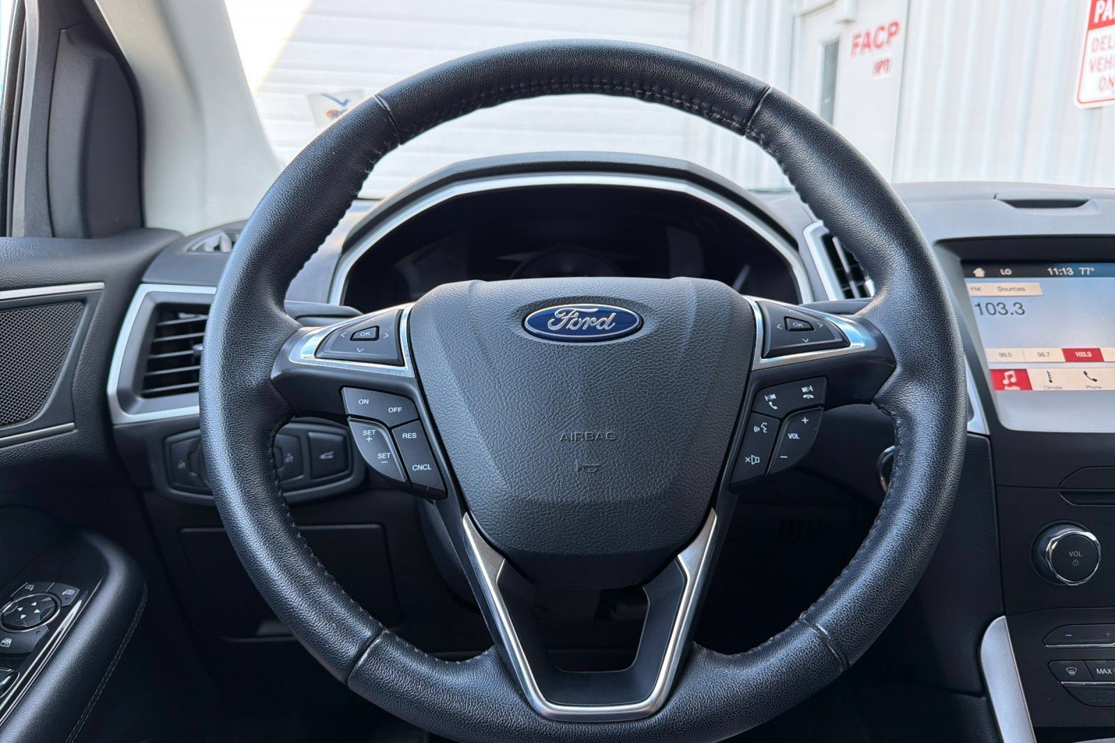 Used 2018 Ford Edge SEL w/ Equipment Group 201A AWD/4WD image 23