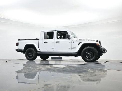 Used 2025 Jeep Gladiator Sport AWD/4WD image 30