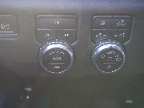 Used 2024 GMC Sierra 3500 SLE image 10