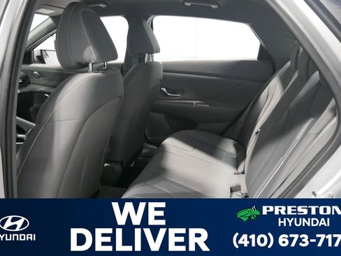 Used 2023 Hyundai Elantra SEL w/ Convenience Package image 12