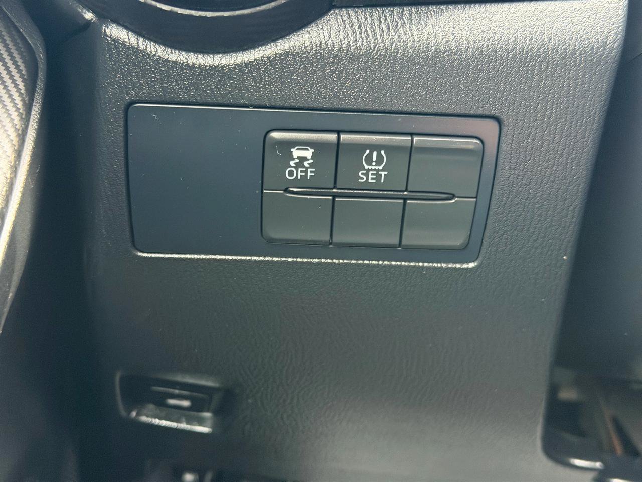 Used 2017 Toyota Yaris iA FWD image 23