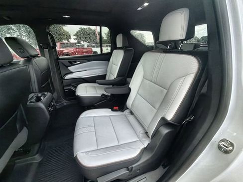 Used 2025 Chevrolet Traverse High Country w/ LPO, Floor Liner Package FWD image 24