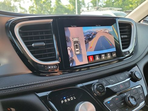 New 2027 Chrysler Pacifica Select w/ Family Tech Group FWD image 21