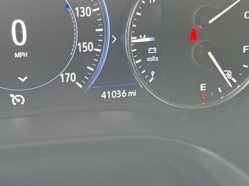 Used 2024 Buick Enclave Premium AWD/4WD image 21