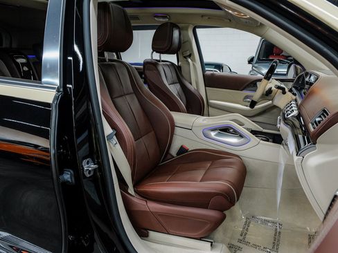 Used 2022 Mercedes-Benz Maybach GLS 600 4MATIC image 42