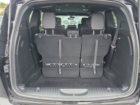 New 2026 Chrysler Pacifica Select image 4