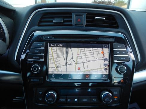 Used 2016 Nissan Maxima SR image 4